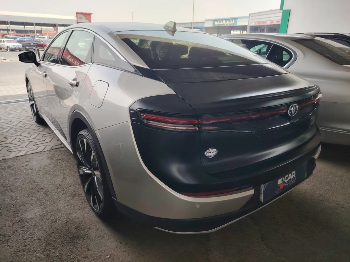 Car image 7