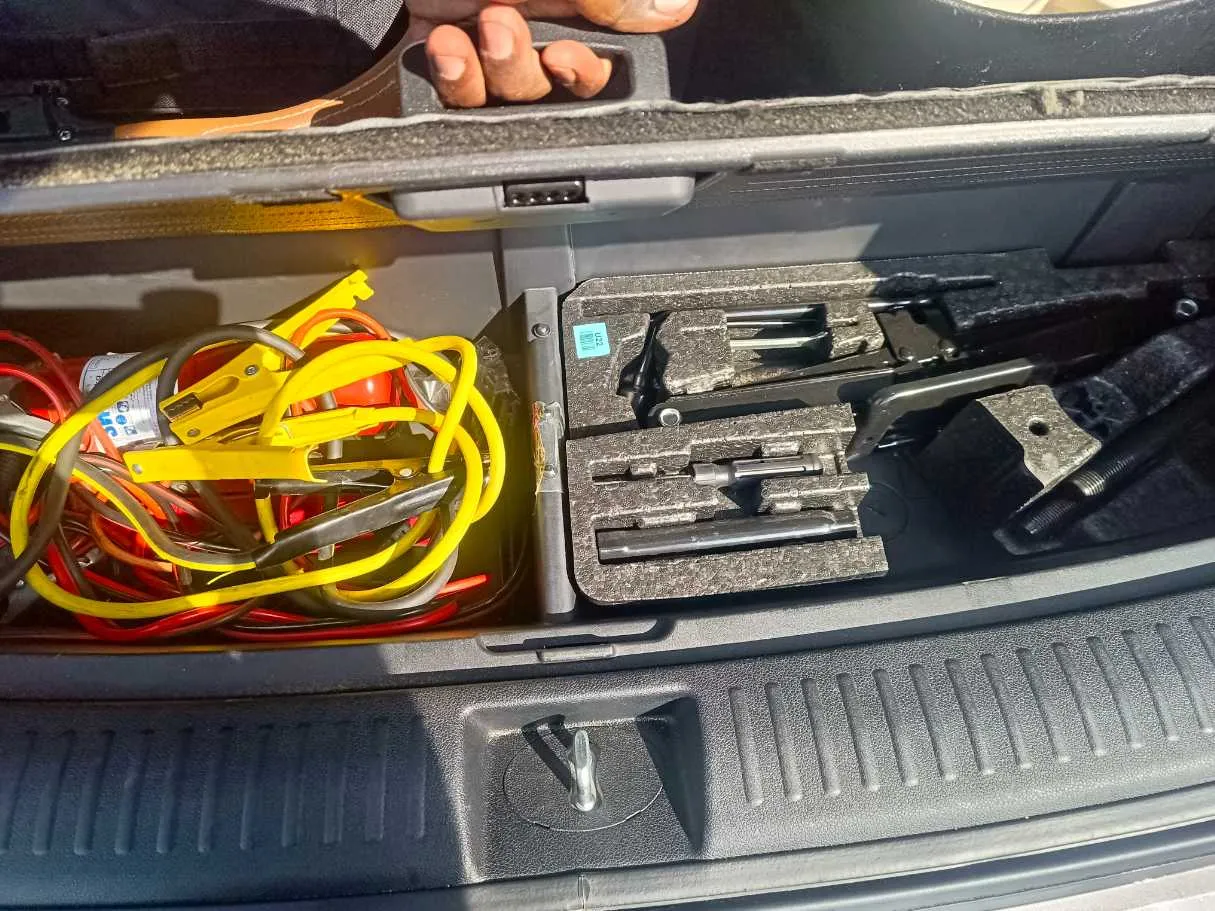 Car image 33
