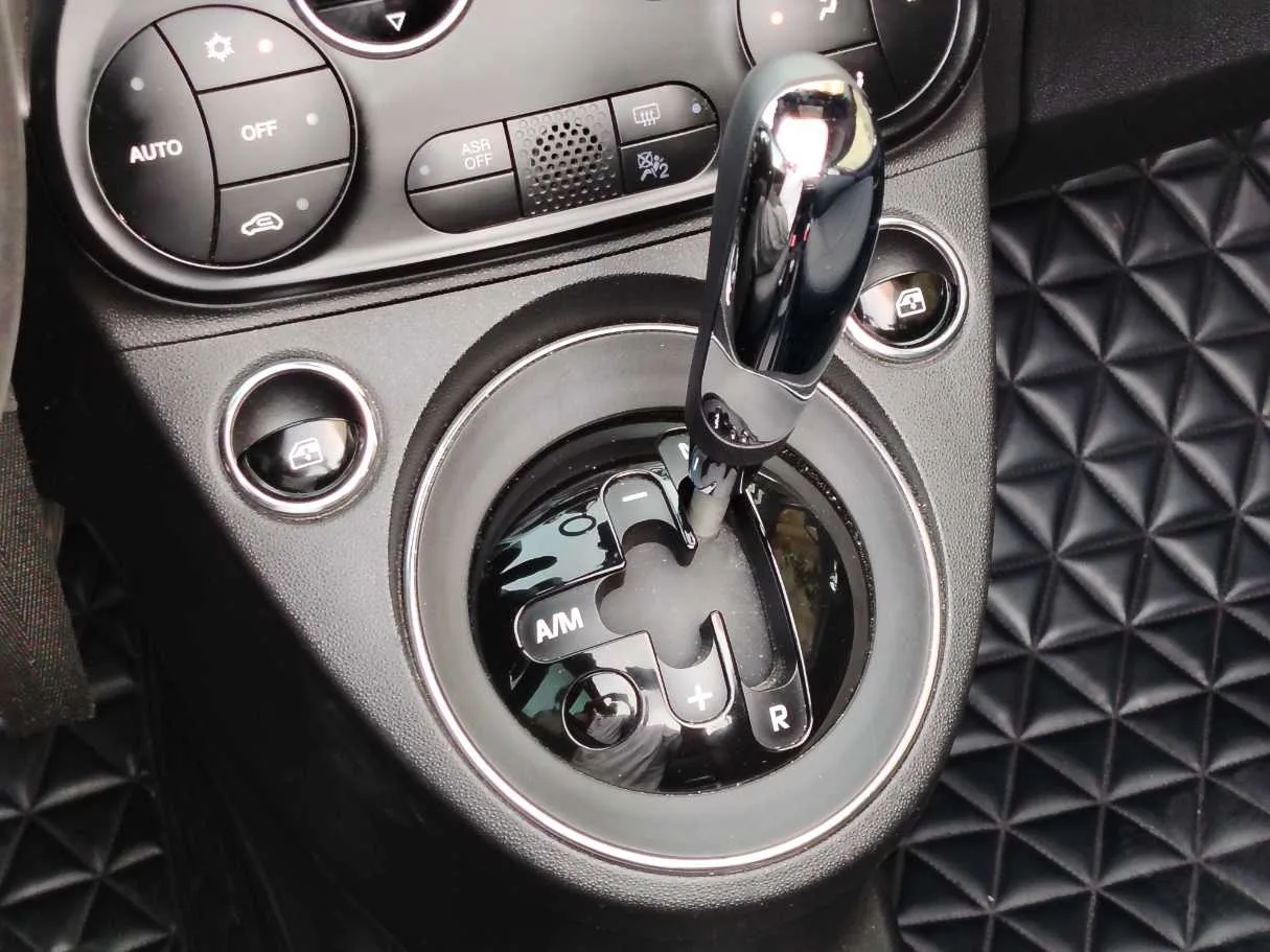 Car image 23