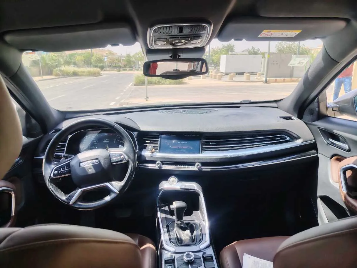 Car image 17