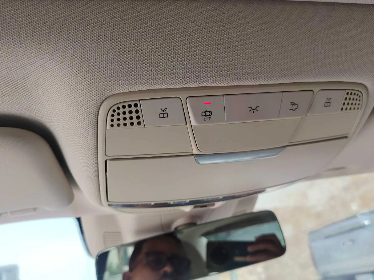 Car image 28
