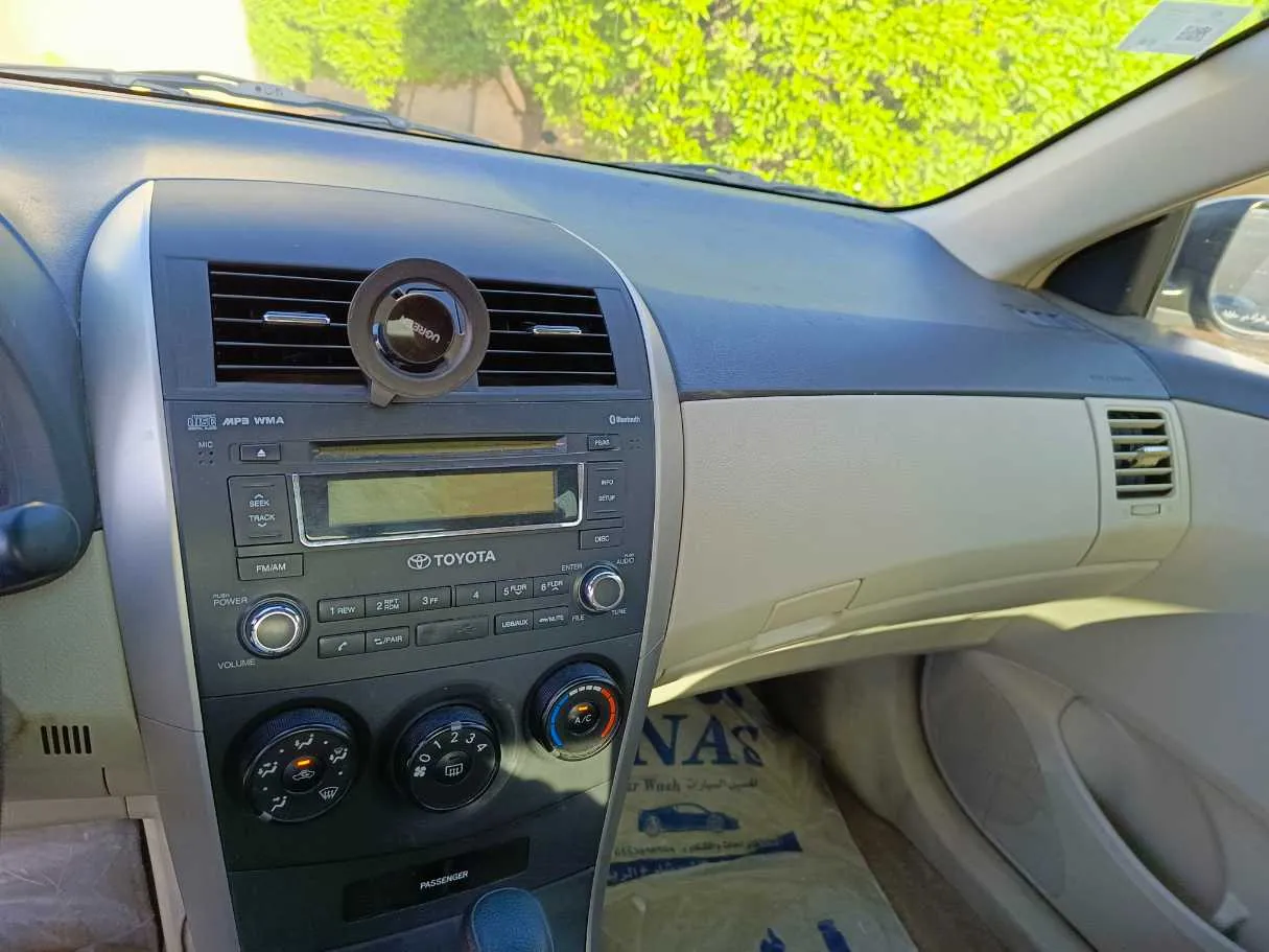 Car image 25