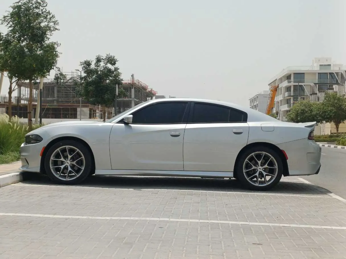 Car image 8