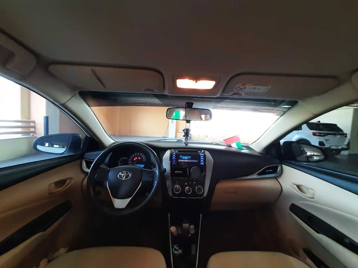 Car image 16