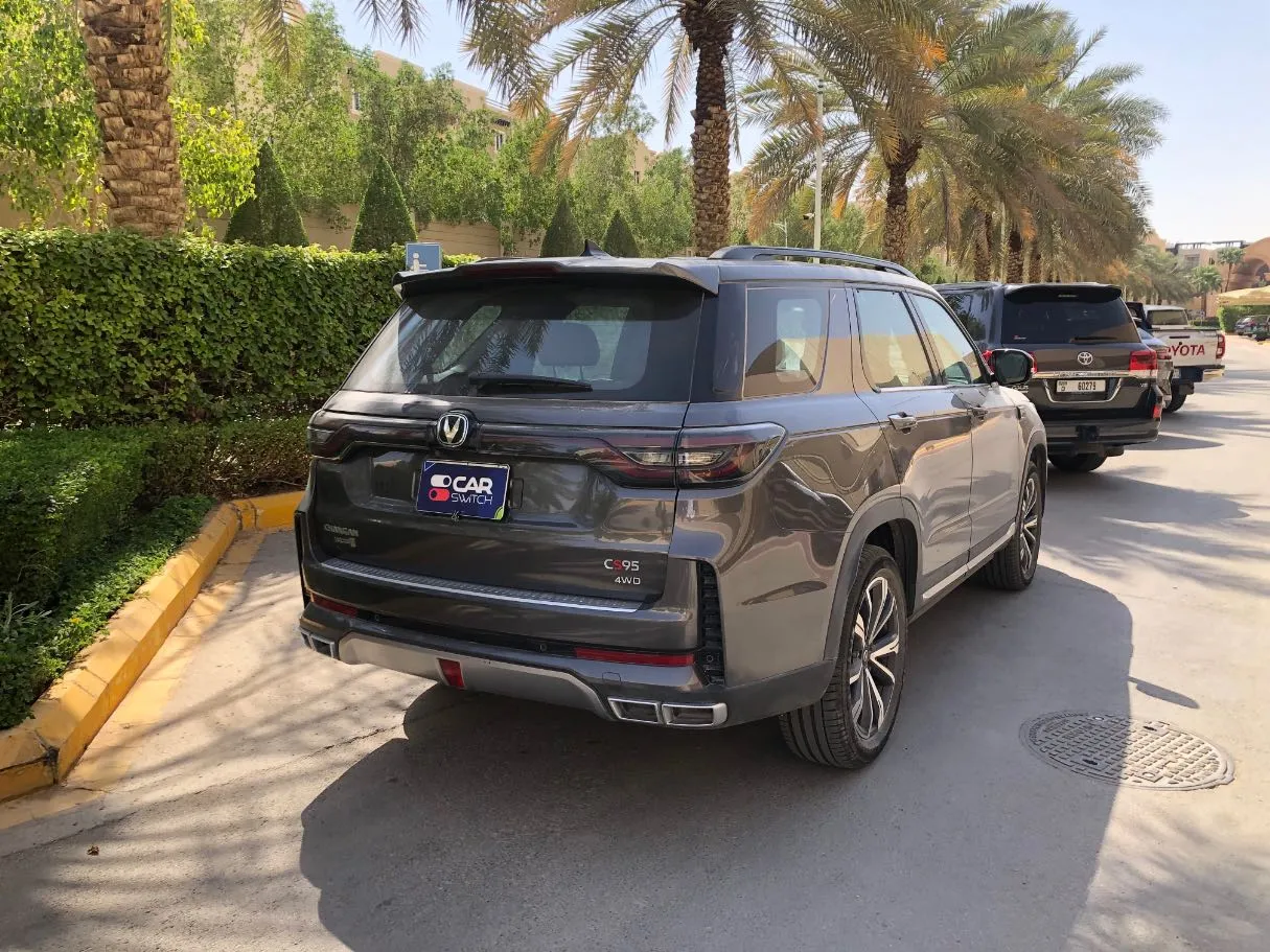 Car image 5