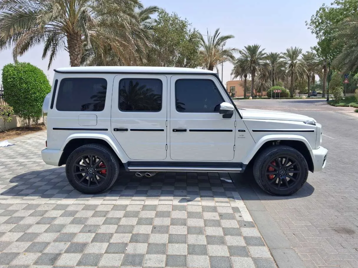 Car image 8
