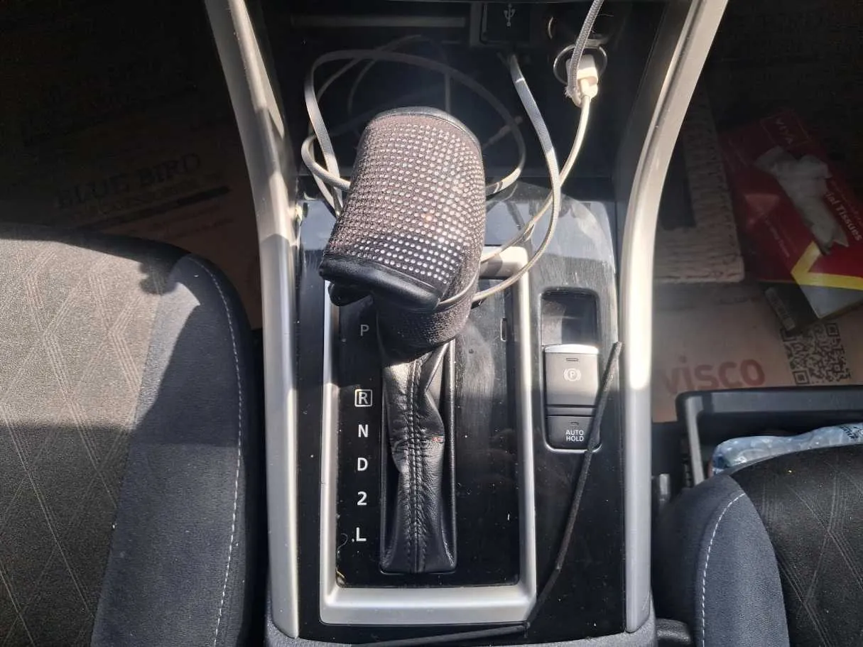 Car image 16