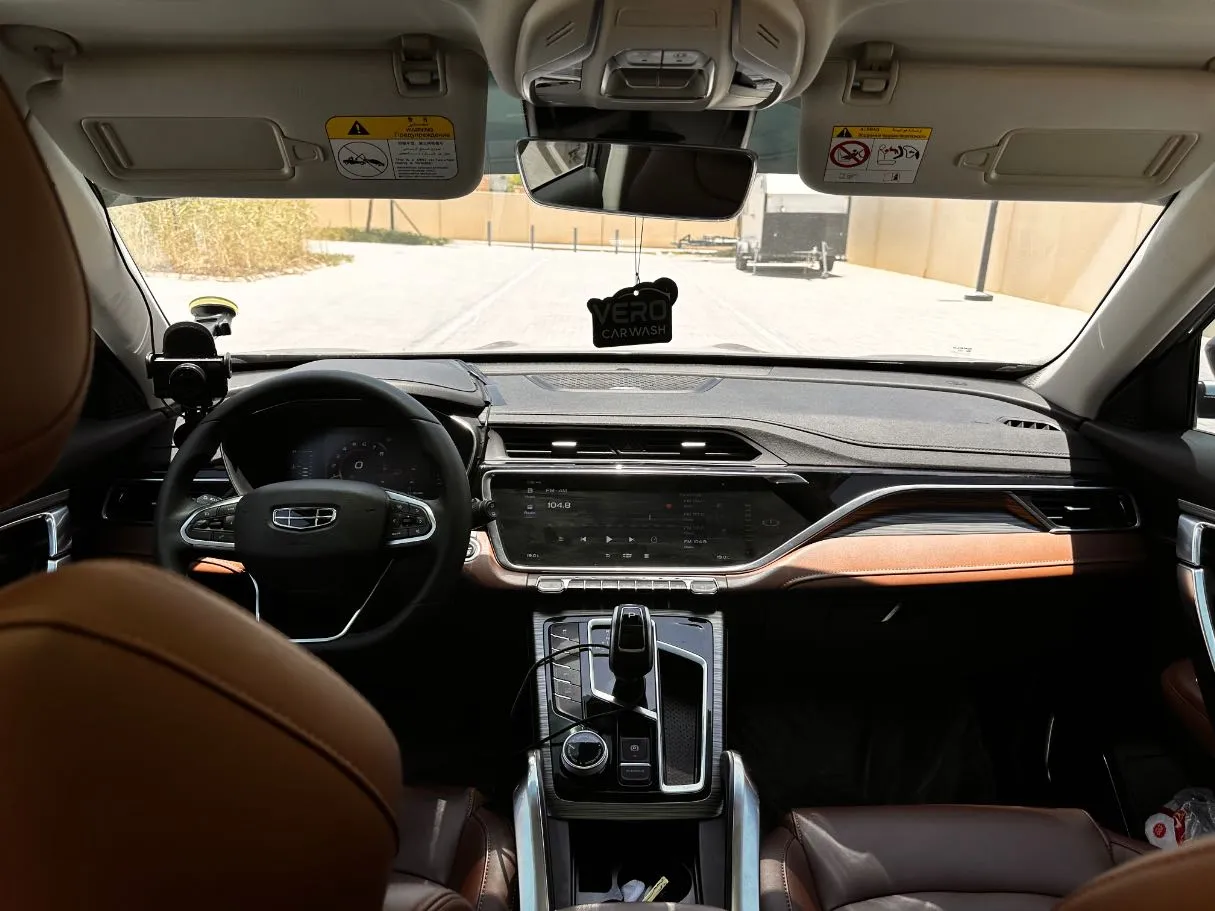 Car image 16