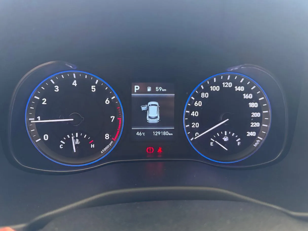 Car image 17
