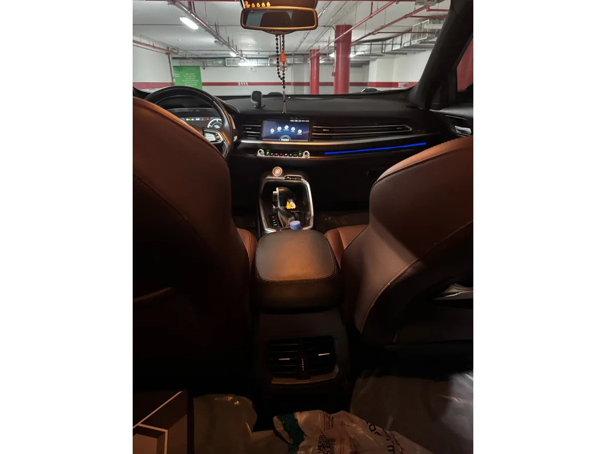 Car image 20