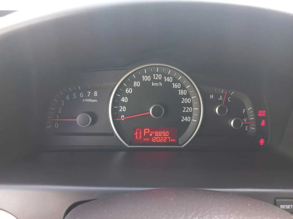 Car image 18