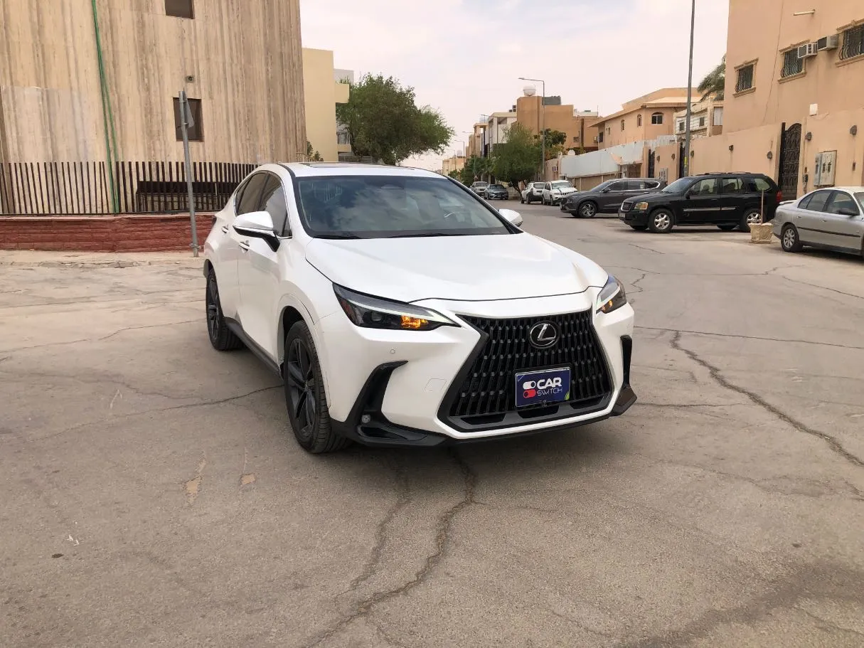 Car image 3