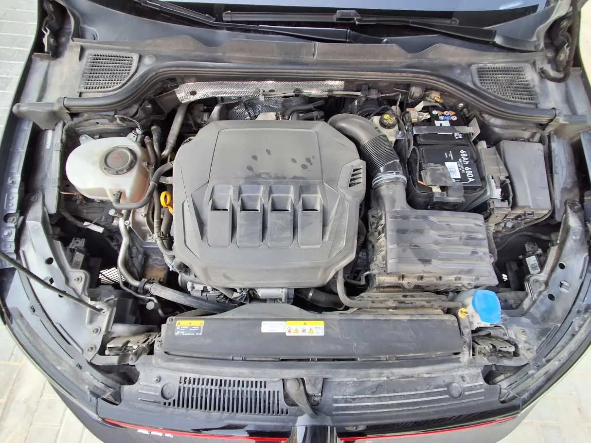 Car image 21