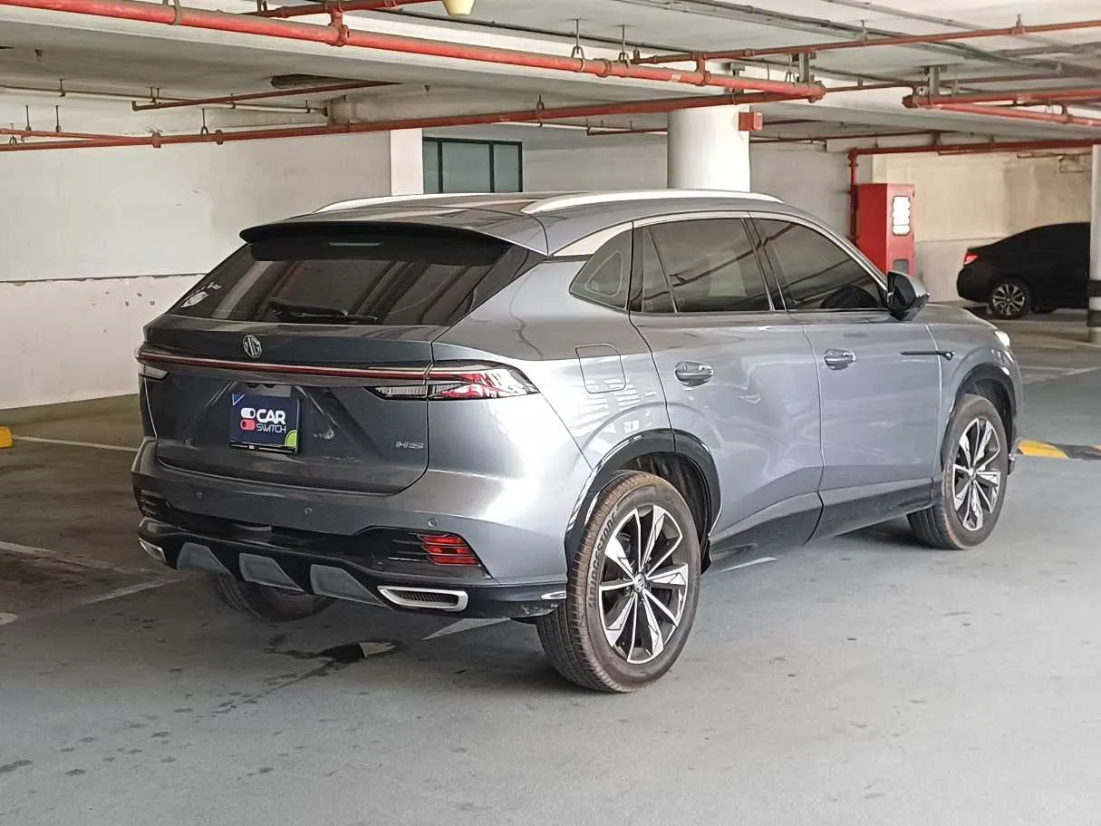 Car image 5