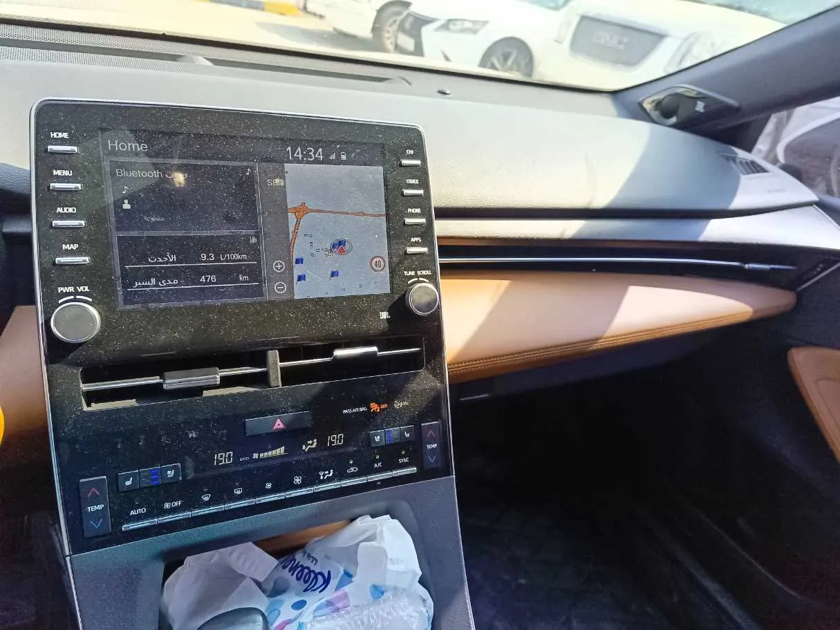 Car image 23