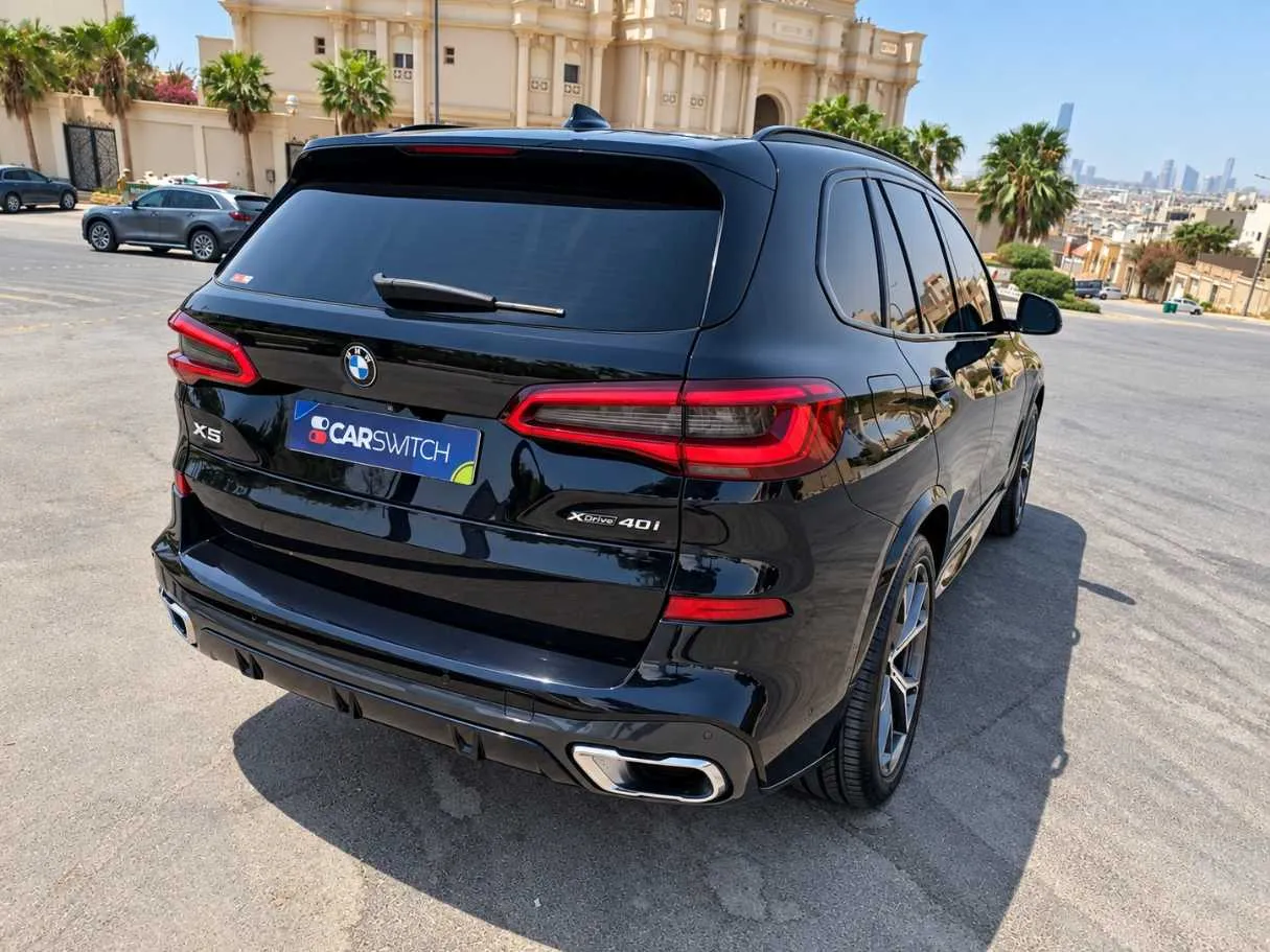 Car image 5