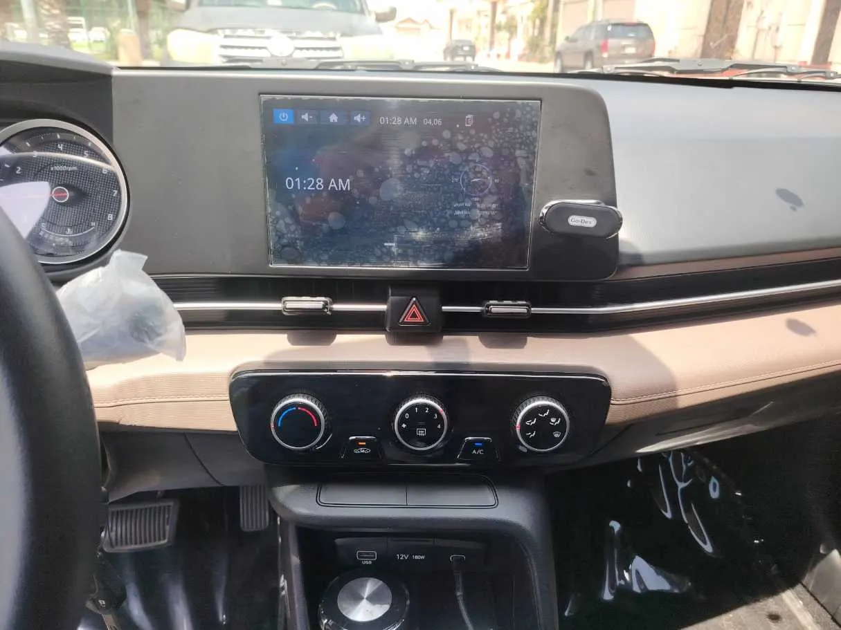 Car image 24