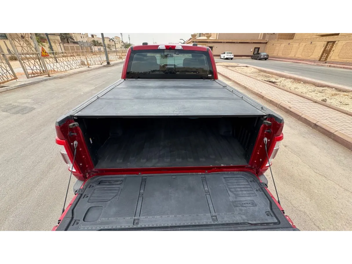 Car image 23