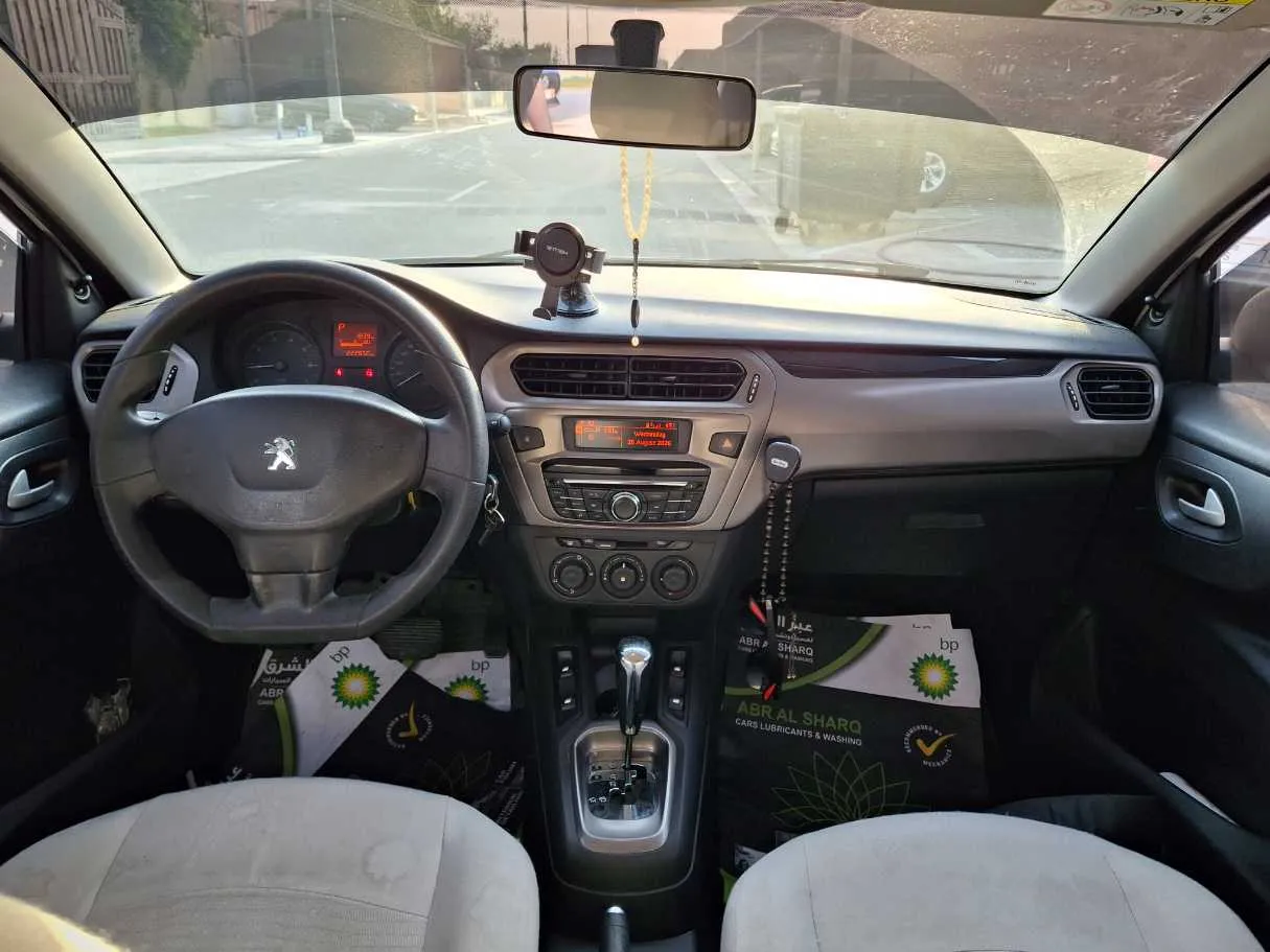 Car image 16