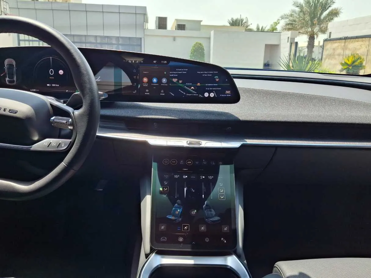 Car image 16