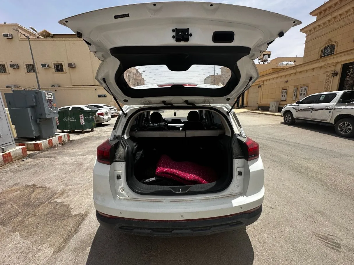 Car image 21