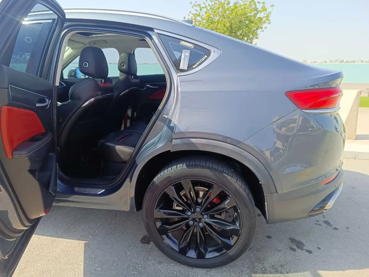 Car image 16