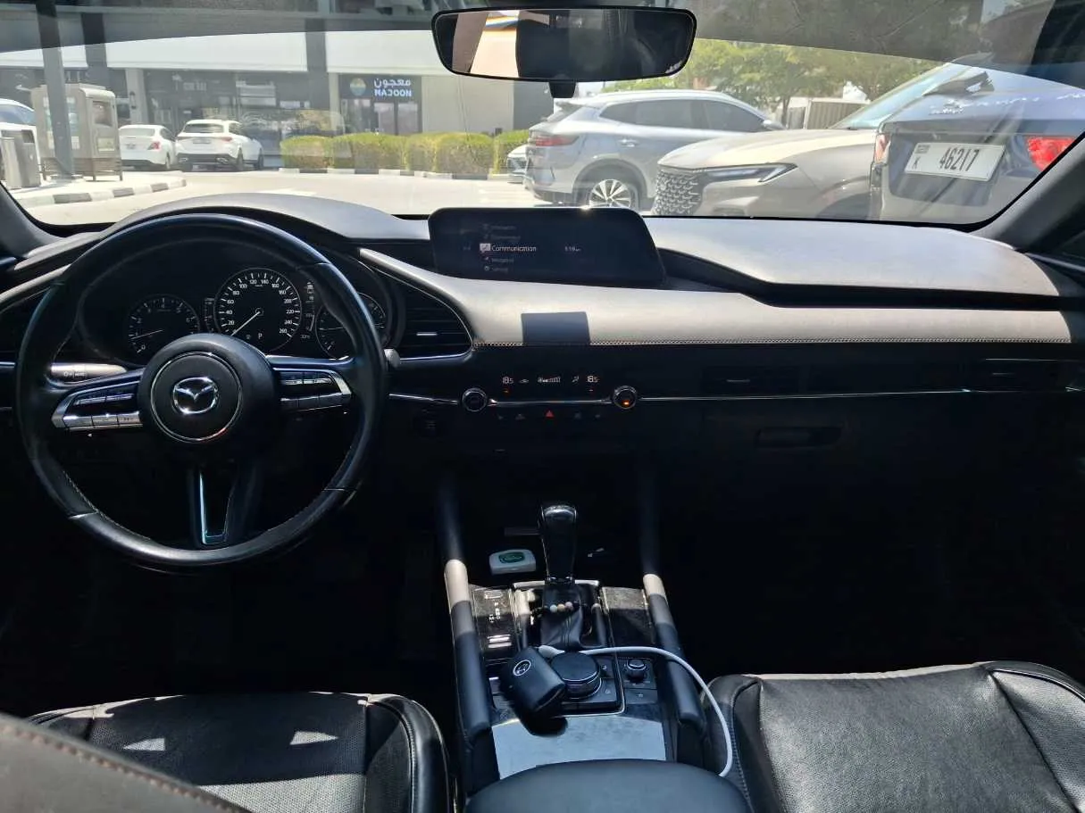 Car image 15