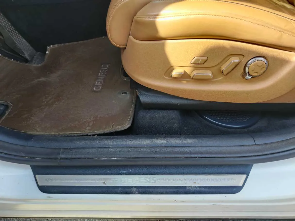 Car image 41