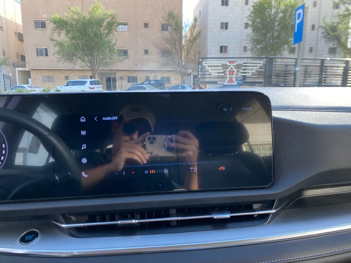 Car image 16