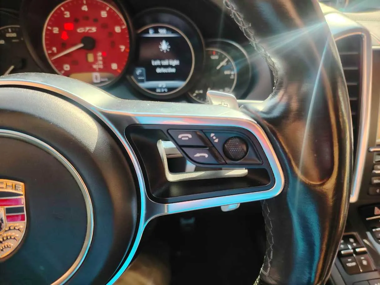 Car image 38