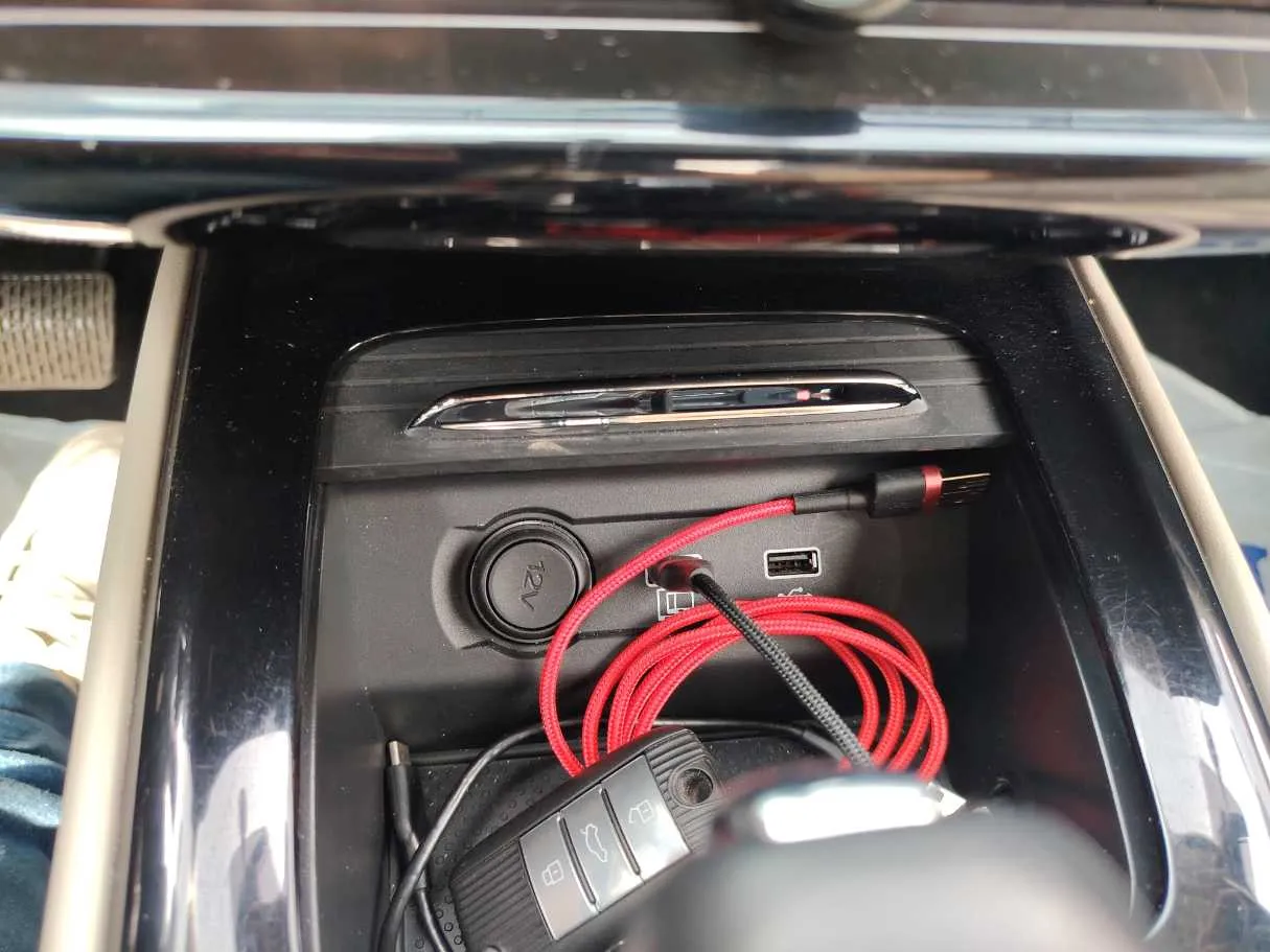 Car image 18