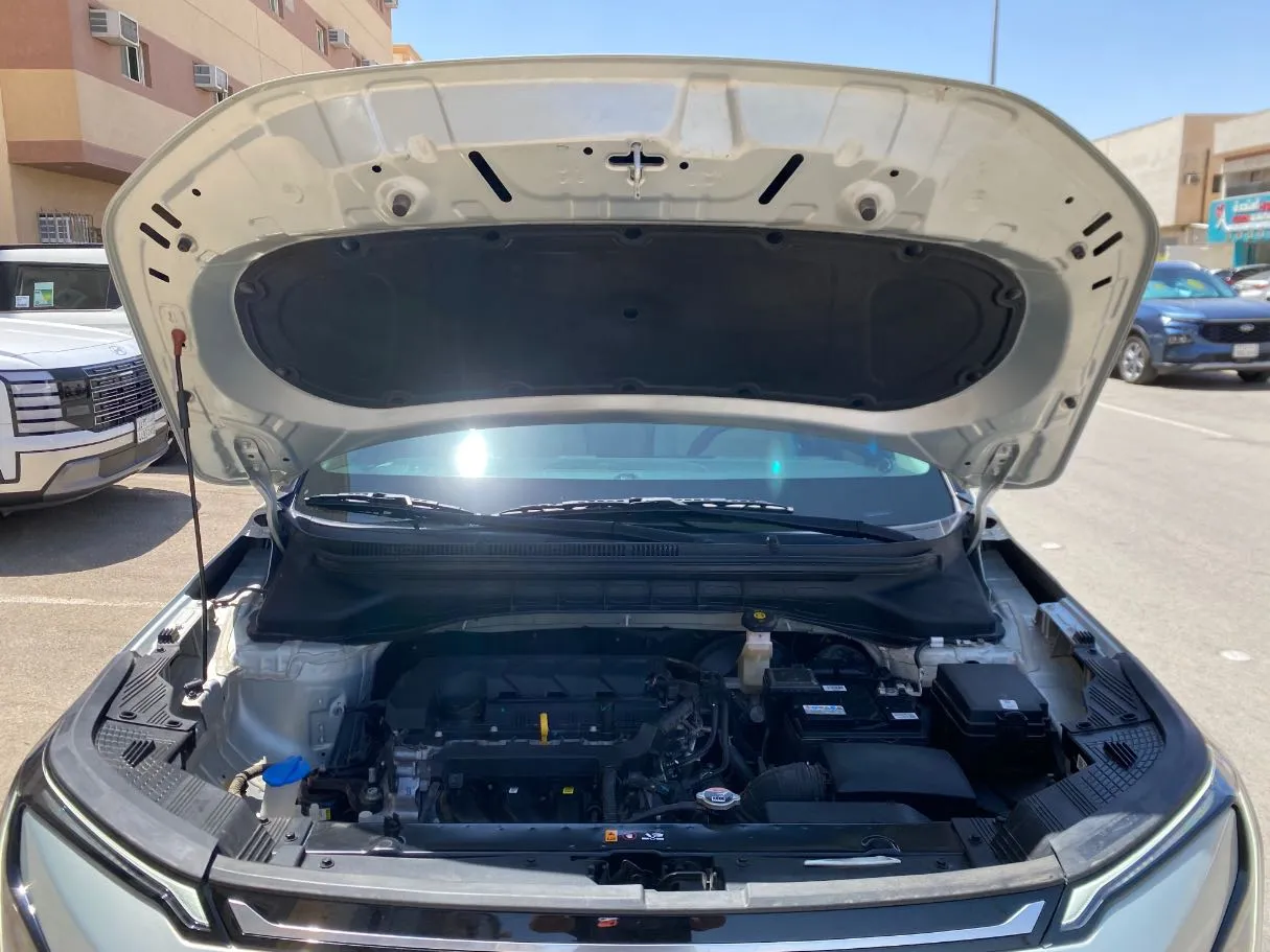Car image 26