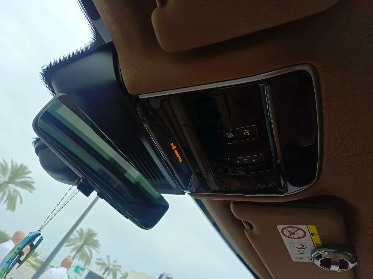 Car image 36