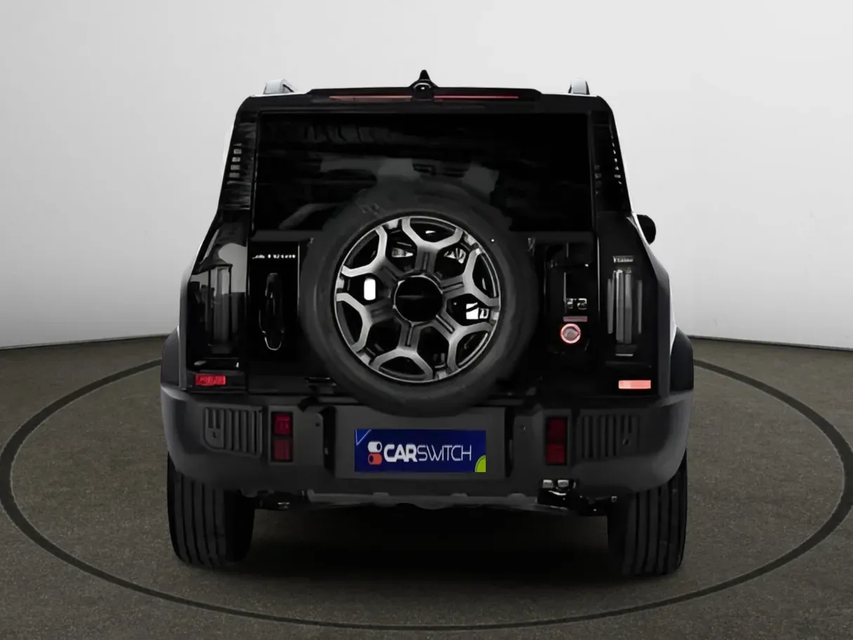 Car image 4