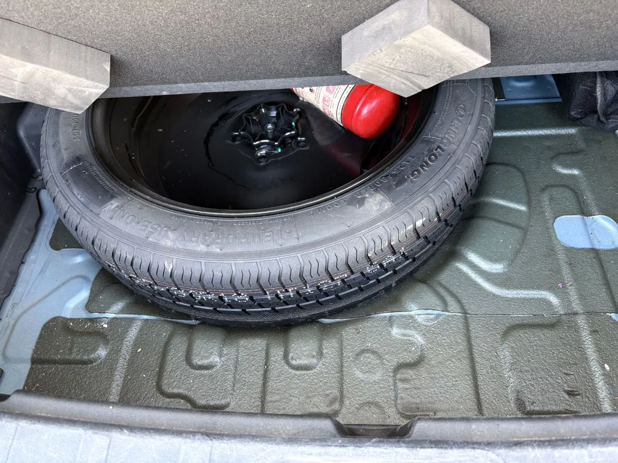 Car image 24