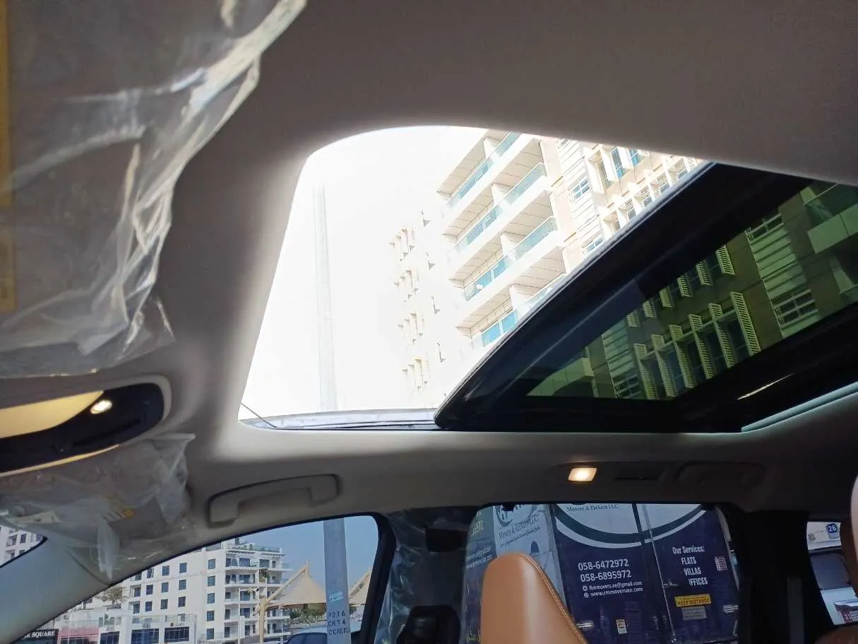 Car image 29