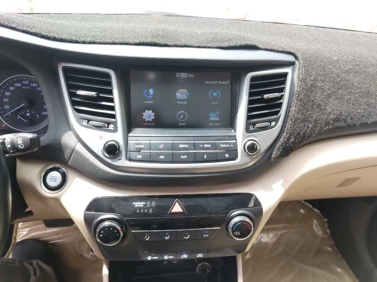 Car image 30