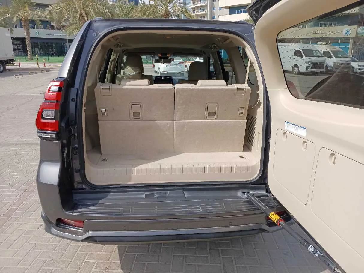 Car image 20