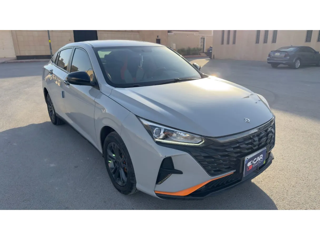 Car image 3