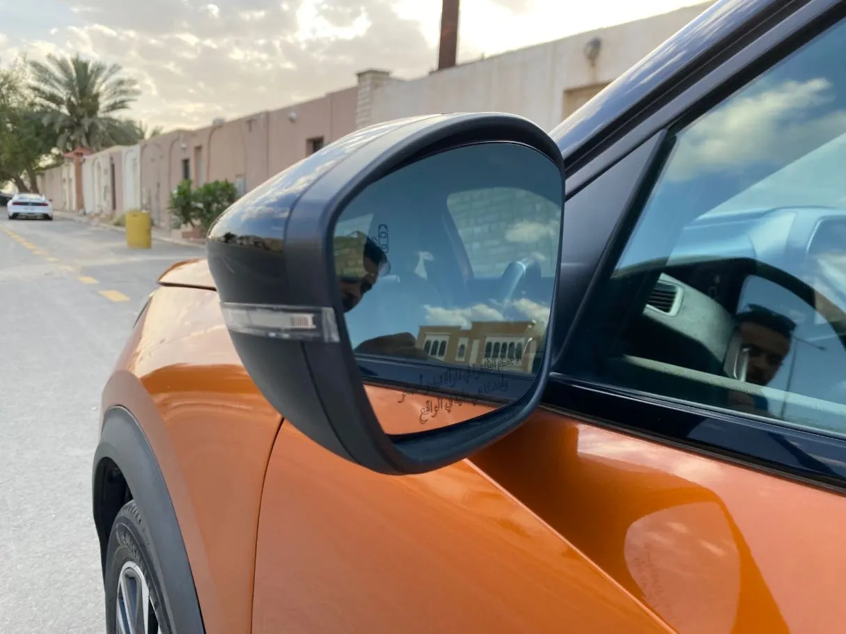 Car image 24