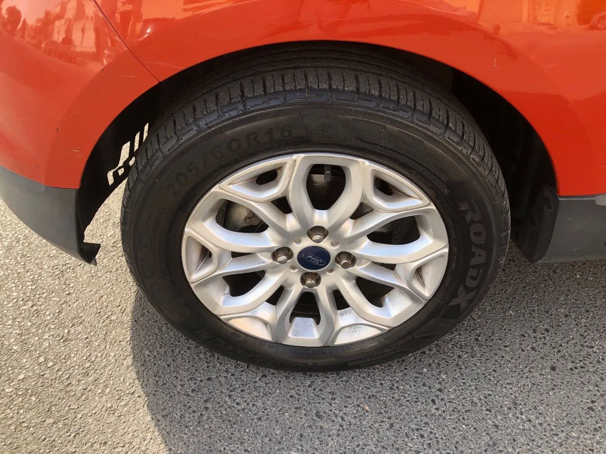 Car image 10