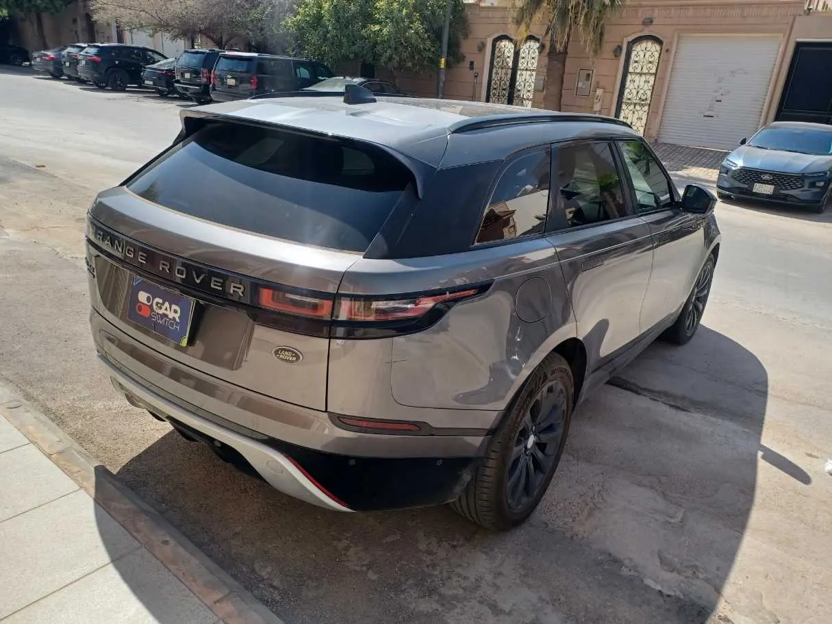 Car image 5