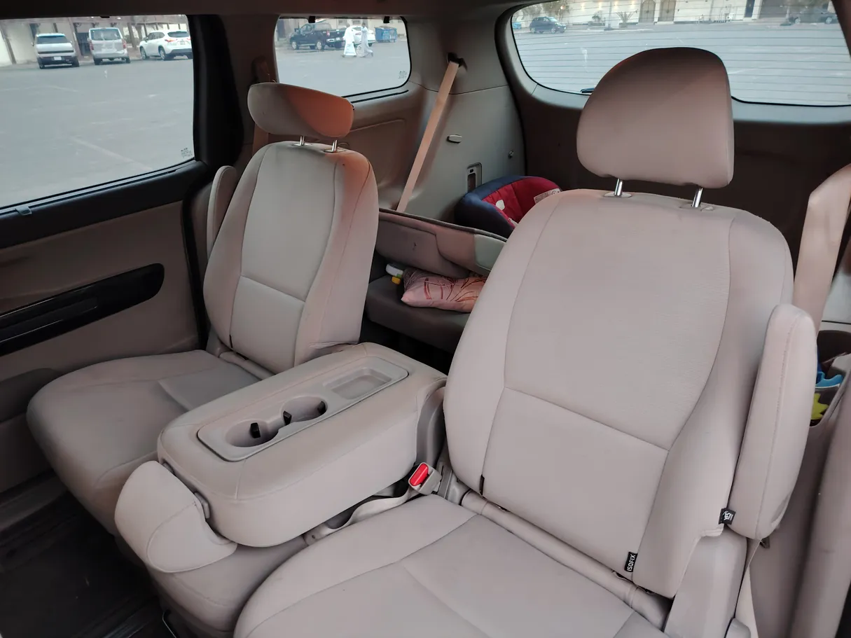 Car image 15