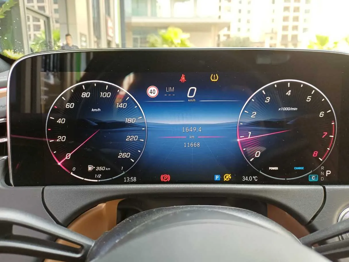 Car image 19