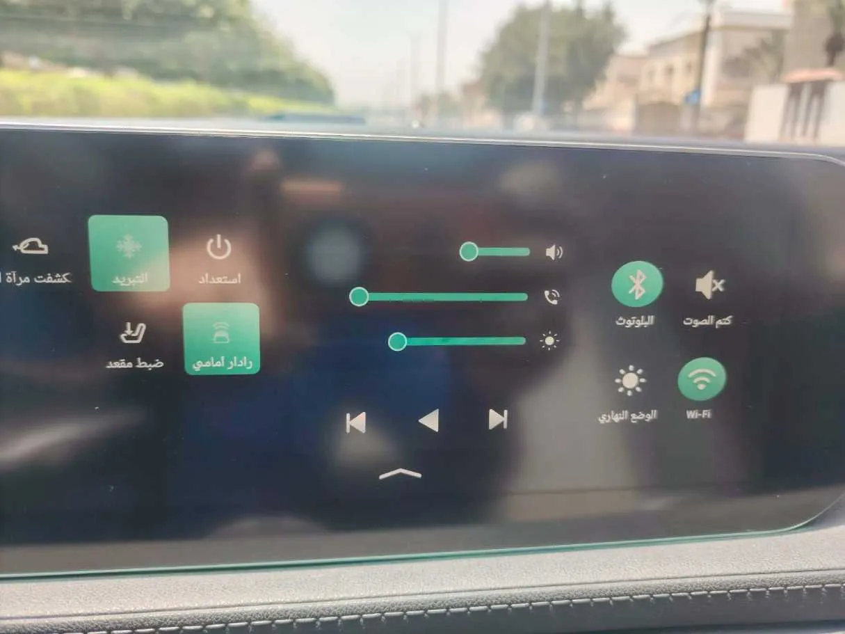 Car image 27