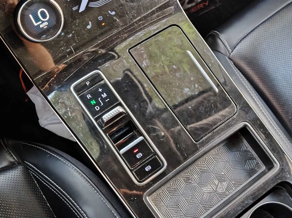 Car image 21