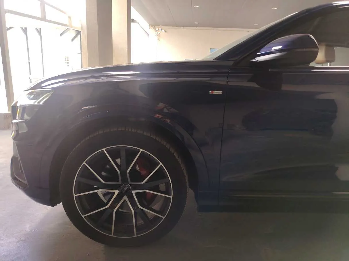 Car image 9
