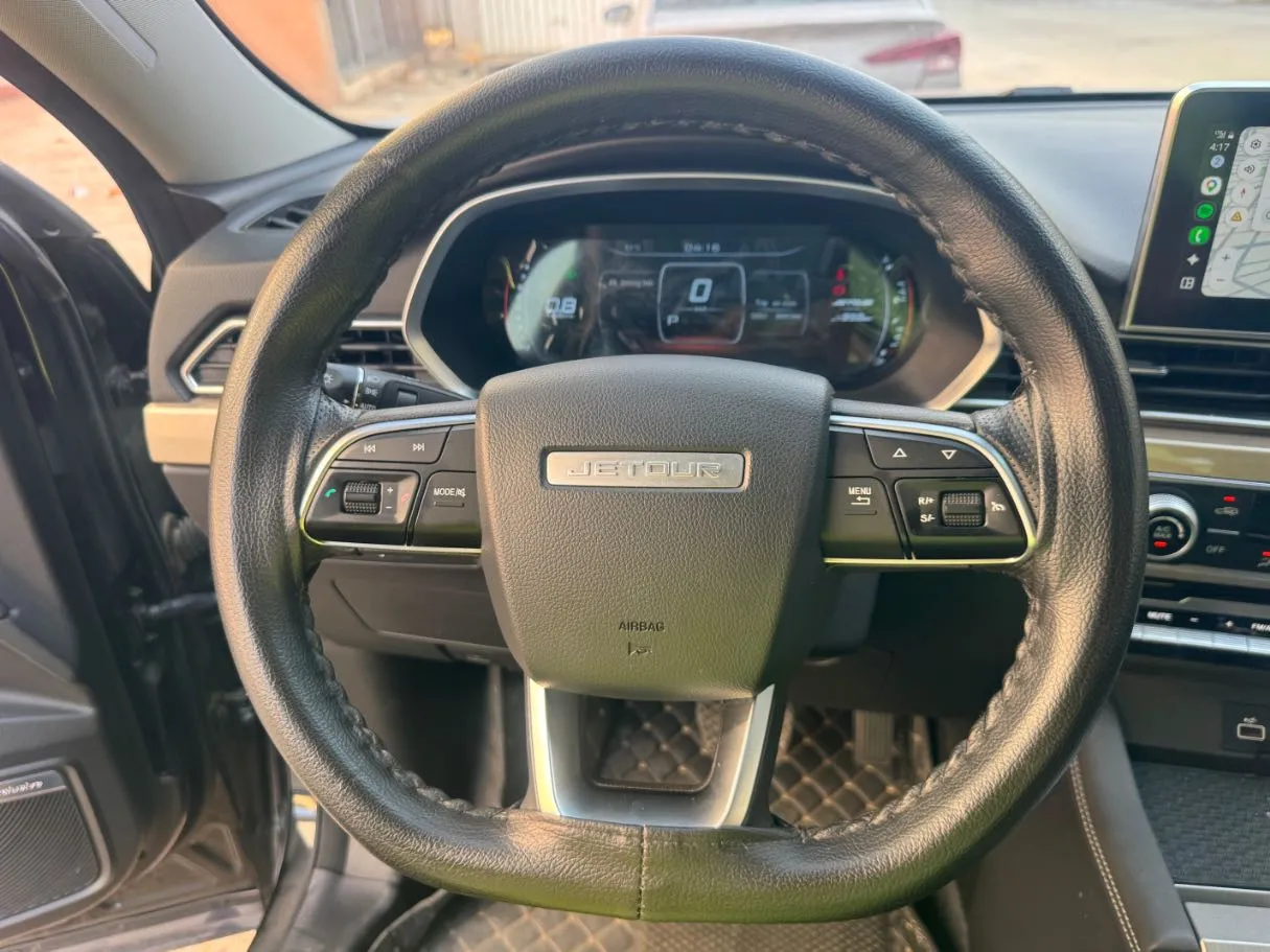 Car image 17