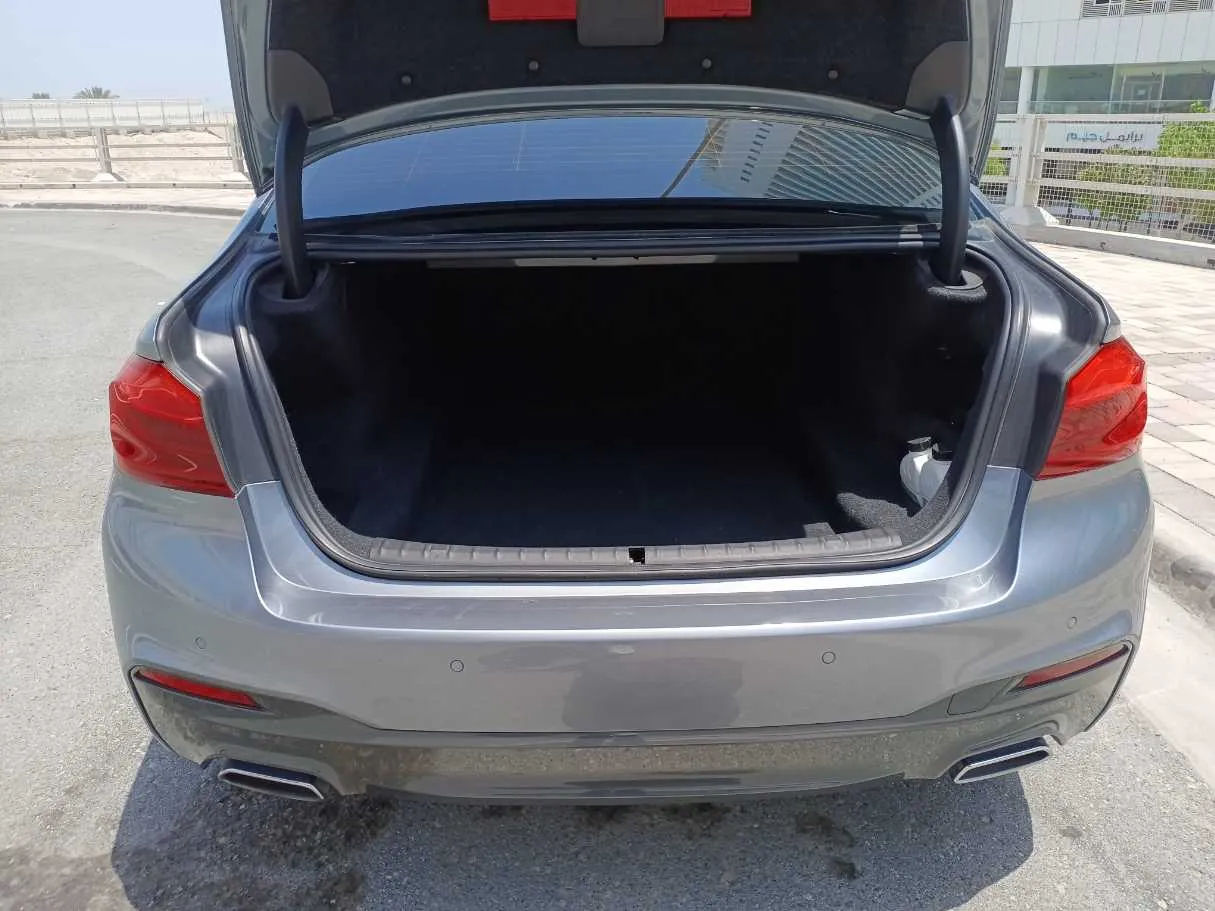 Car image 19