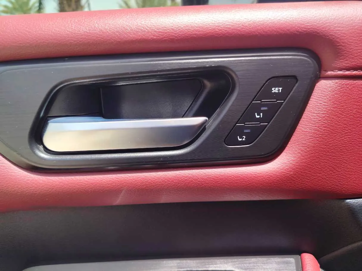 Car image 31